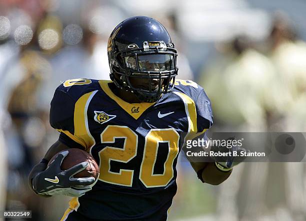 Cal sophomore back Justin Forsett carried the ball for 187 yards and two TDs as California defeated the University of Illinois by a score of 35 to 20...