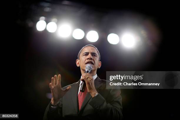 Democratic presidential candidate Sen. Barack Obama of Illinois and his wife Michelle greet supporters at a rally on the eve of the Texas...
