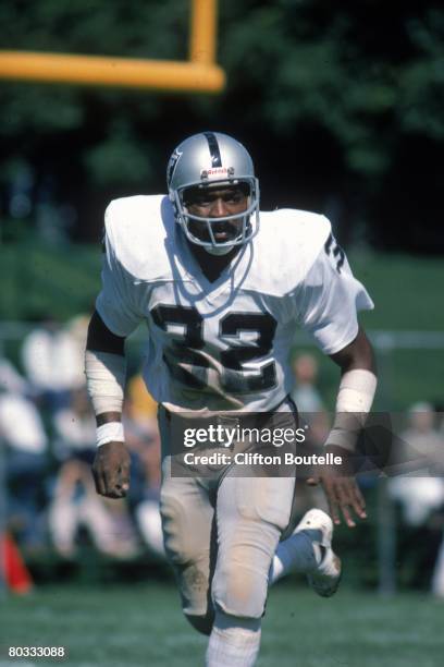 Safety Jack Tatum of the Oakland Raiders runs in pursuit against the Baltimore Colts at Baltimore Memorial Stadium on September 28, 1975 in...