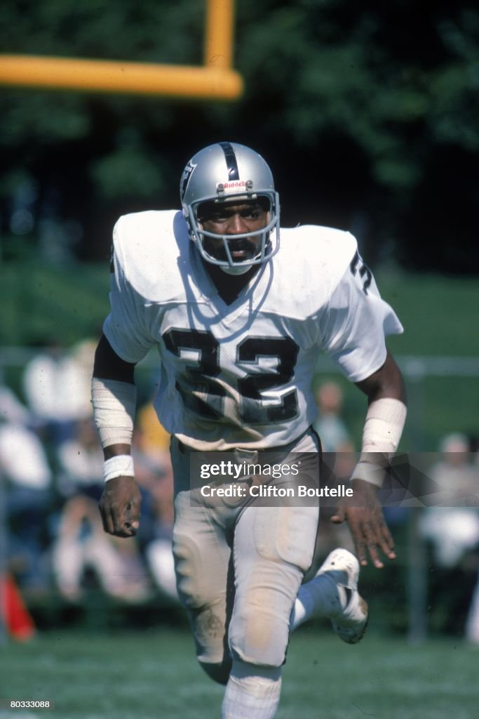 Oakland Raiders v Baltimore Colts