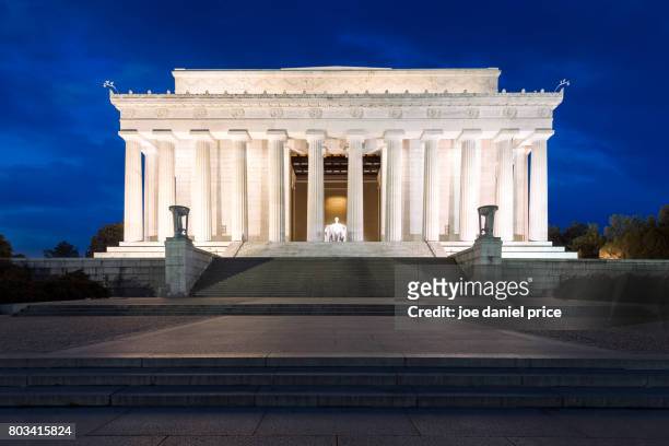 abraham lincoln memorial, blue hour, washington dc, america - lincoln memorial foto e immagini stock