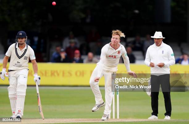 Simon Harmer of Essex lofts the ball during the Essex v Middlesex - Specsavers County Championship: Division One cricket match at the Cloudfm County...