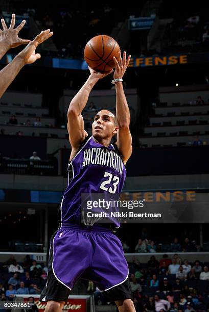 Kevin Martin of the Sacramento Kings shoots a jumpshot in a game against the Memphis Grizzlies at FedExForum March 22, 2008 in Memphis, Tennessee....