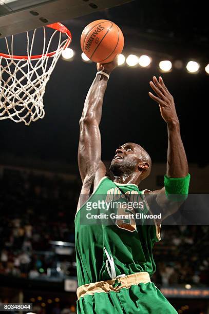 Kevin Garnett of the Boston Celtics goes to the basket against the New Orleans Hornets at the New Orleans Arena March 22, 2008 in New Orleans,...