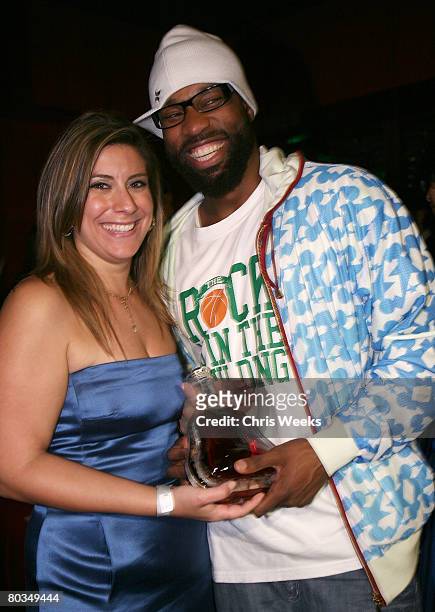 Elizabeth Baron, left, and NBA player Baron Davis attend Davis' birthday at Stone Rose Lounge on March 22, 2008 in Beverly Hills, CA.