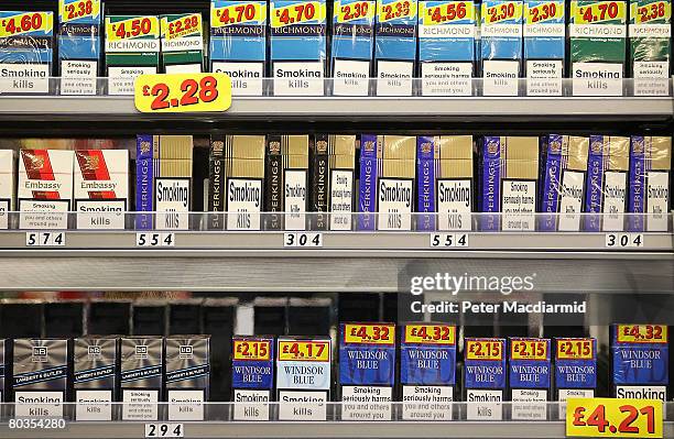Discounter Corner 5 291 The Corner Shop Stock Photos, High-Res Pictures, and Images ...