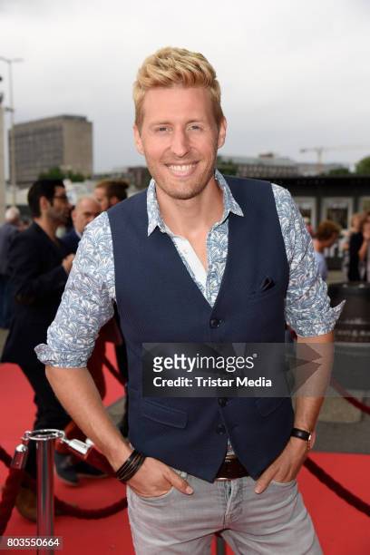 German singer Maximilian Arland attends the 'Billy Elliott - The Musical' Hamburg Premiere at Mehr Theater on June 29, 2017 in Hamburg, Germany.