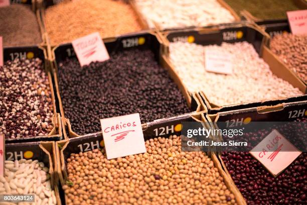 variety of beans, santoña, spain. - sierra de cantabria imagens e fotografias de stock