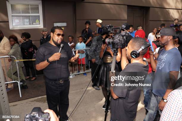 89 Funeral Held For Rapper Prodigy Of Mobb Deep In New York City Stock ...