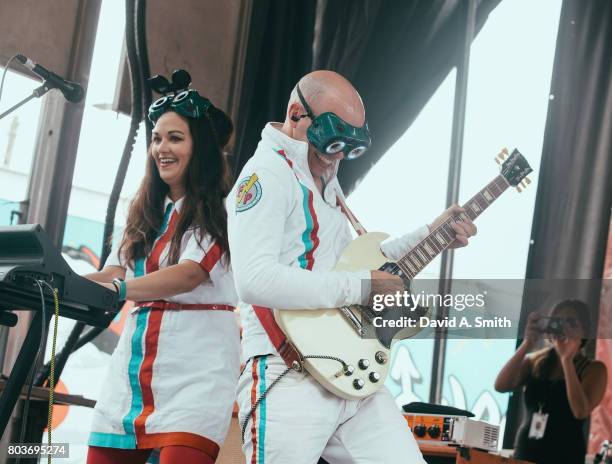 Miranda Markley, aka Miranda Plastic and Tyson Markley, aka Tyson Plastic of The Fantastic Plastics perform during the 2017 Vans Warped Tour at...