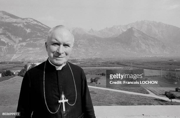 Mgr Marcel Lefèvre au séminaire d'Ecône le 7 août 1976, en Suisse.