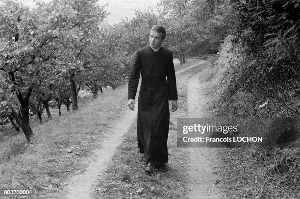 Mgr Marcel Lefèvre au séminaire d'Ecône le 7 août 1976, en Suisse.