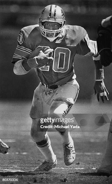 Detroit Lions running back Billy Sims on a carry in a 28-23 loss to the San Diego Chargers on September 13, 1981 at Jack Murphy Stadium in San Diego,...