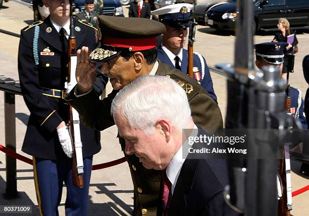 Defense Secretary Robert Gates welcomes the arrival of Egyptian Defense Minister Mohamed Hussein Tantawi March 25, 2008 at the Pentagon in Arlington,...