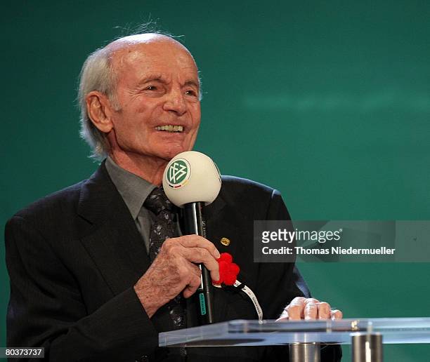 Dettmar Cramer talks during the gala of German football legends at the Konzerthaus on March 25, 2007 in Freiburg, Germany. The DfB celebrates the...