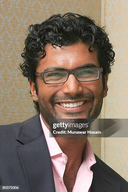 Actor Sendhil Ramamurthy at the Four Seasons Hotel in Beverly Hills, California on October 12th, 2007. Reproduction by American tabloids is...