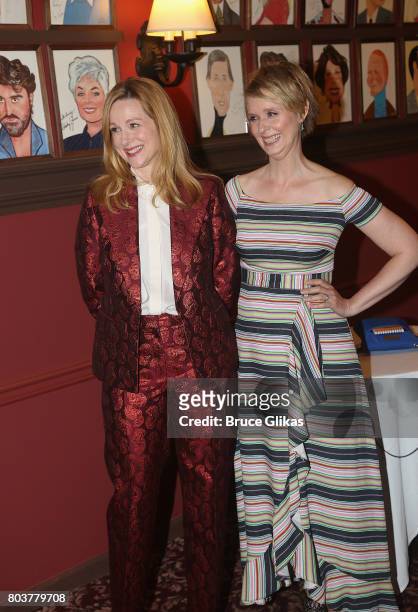 Laura Linney and Cynthia Nixon get honored for their performances in "Lillian Hellman's The Little Foxes" on Broadway with caricature portraits at...