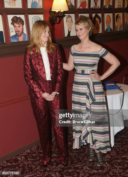 Laura Linney and Cynthia Nixon get honored for their performances in "Lillian Hellman's The Little Foxes" on Broadway with caricature portraits at...