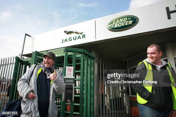 Paul Lane Jaguar Land Rover Jaguar Land Rover Halewood Photos and Premium High Res Pictures - Getty ...