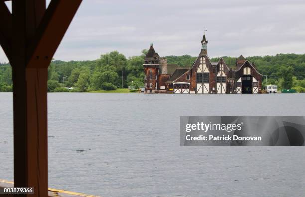 boldt yacht house, alexandria bay, new york - wellesley island new york state stock pictures, royalty-free photos & images
