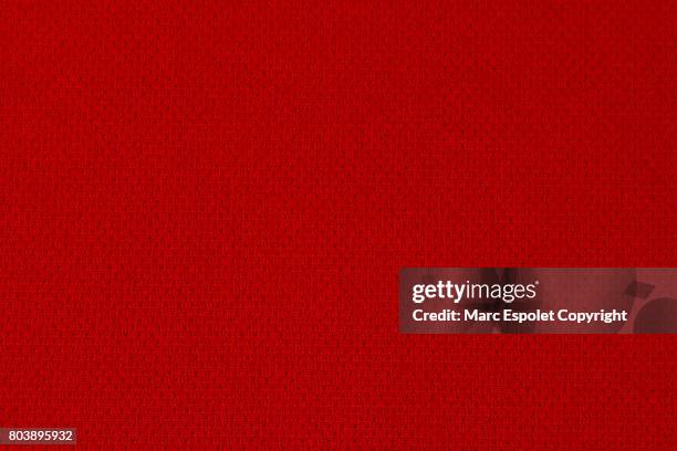 red fabric - mouchoir photos et images de collection