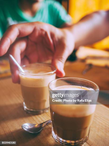 two cortado coffees - eco friendly fotografías e imágenes de stock