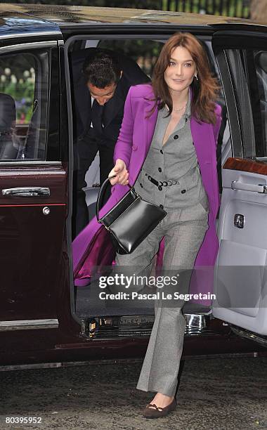 Carla Bruni-Sarkozy arrives at Downing Street on March 27, 2008 in London, England. President Sarkozy and Carla Bruni-Sarkozy are on a two day state...