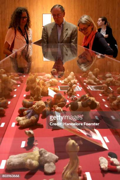 View into the Michel Houellebecq installation " Salle Clment" at the 'PEACE: Wie geht Frieden eigentlich?" exhibition at Schirn Kunsthalle on June...