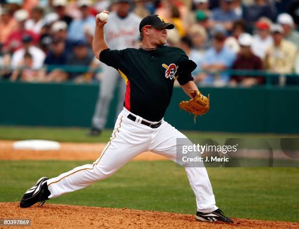 Pitcher Evan Meek of the Pittsburgh Pirates pitches against the Detroit Tigers during the Grapefruit League Spring Training game on March 26, 2008 at...