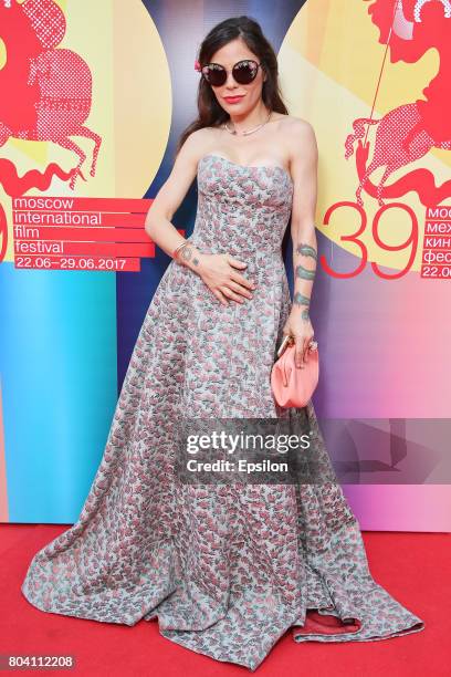 Naike Ravelli Naike Rivelli Photos and Premium High Res Pictures - Getty Images