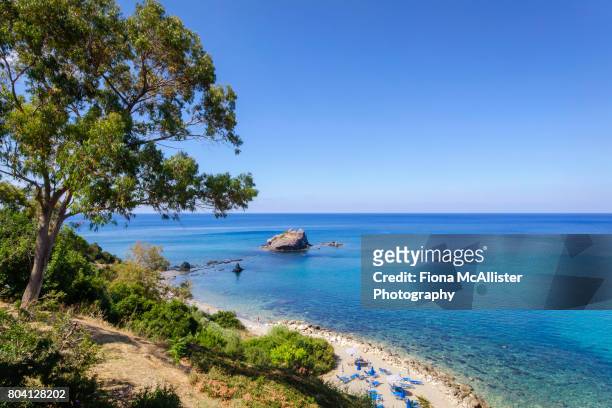 baths of aphrodite beach, latchi, cyprus - paphos stockfoto's en -beelden