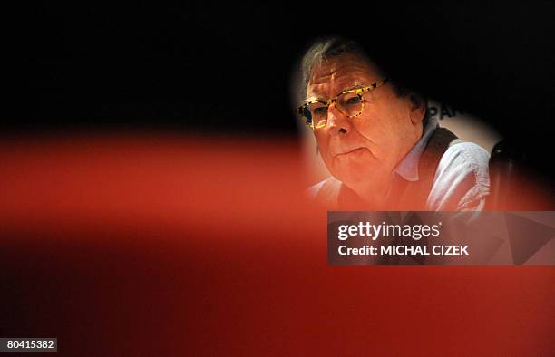 British director Alan Parker gives a press conference during Prague's International Film Festival ''Febiofest'', on March 28 in Prague. AFP PHOTO /...