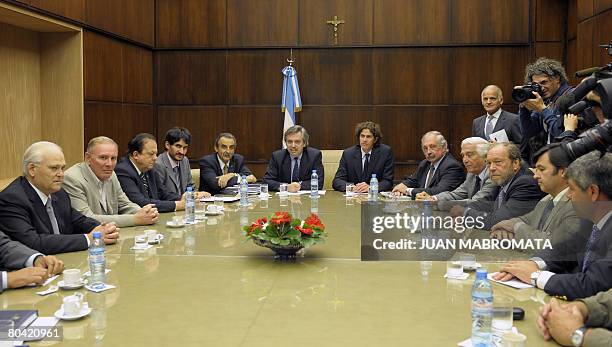 Argeninian chief of cabinet Alberto Fernandez ; Economy minister Martin Lousteau ; secretary of Agriculture Javier De Urquiza ; Luciano Miguenz ,...