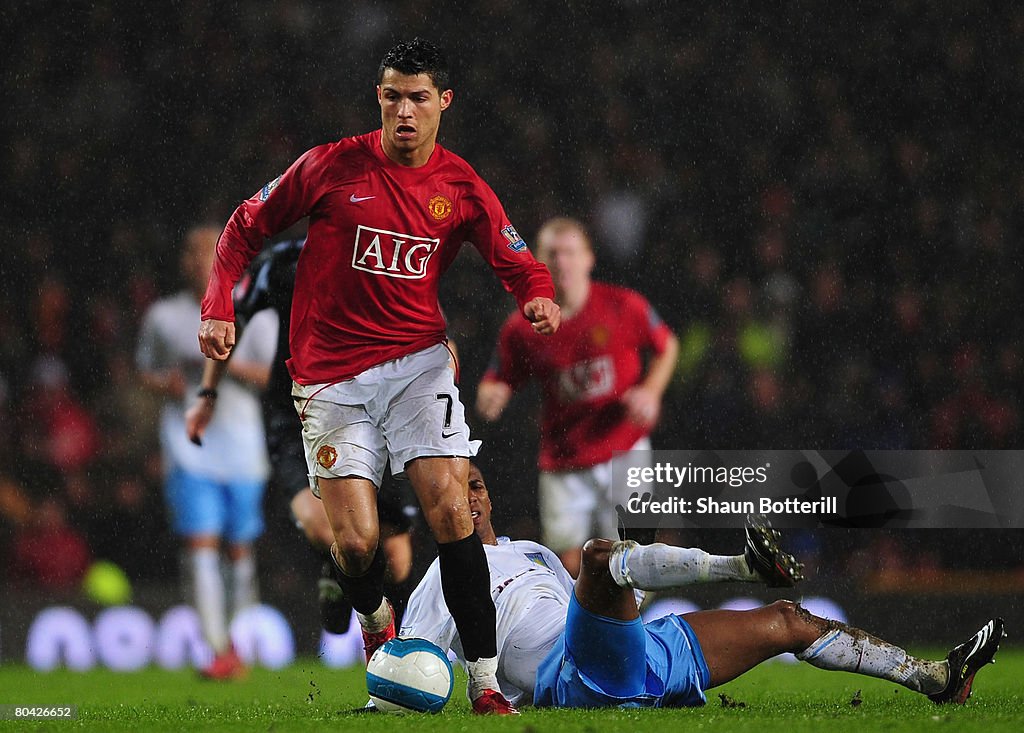 Manchester United v Aston Villa - Premier League