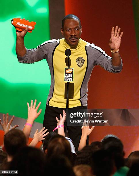 Actor Eddie Murphy accepts the Favorite Voice from an Animated Movie award for Donkey in "Shrek the Third" during Nickelodeon's 2008 Kids' Choice...