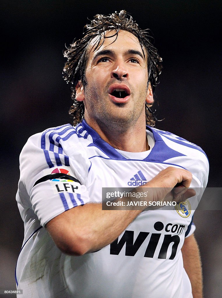 Set Raul Real Madrid's Raul celebrates after scoring Real Madrid's second goal ...