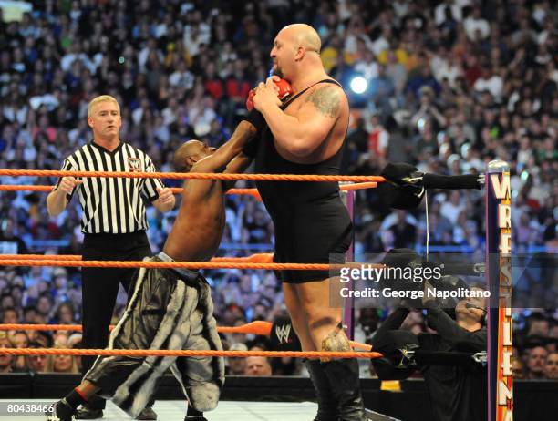 Boxing champion Floyd "Money" Mayweather and the 7 foot 400 pound Big Show battle it out in front of 74,635 fans at the Citrus Bowl on March 29, 2008...