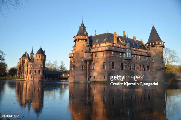castle de haar on a sunny winter day - haarzuilens stock pictures, royalty-free photos & images