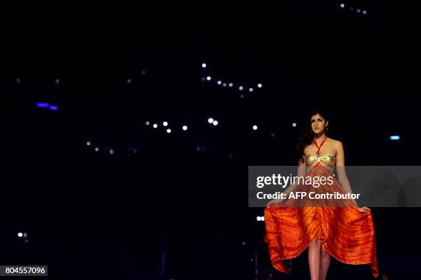 Model Raj Woman 121 Rachel Raj Stock Photos, High-Res Pictures, and Images - Getty Images
