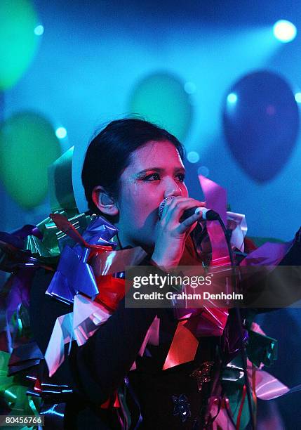 Singer From Css 129 Brazil Css Stock Photos, High-Res Pictures, and Images - Getty Images