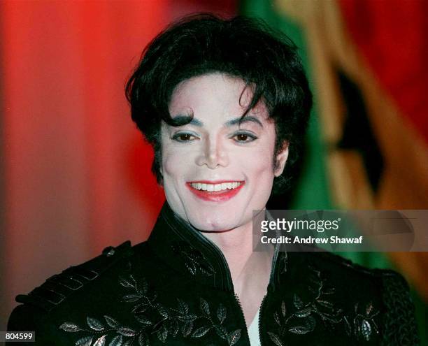 Michael Jackson attends a charity event November 1, 1995 for Africa.