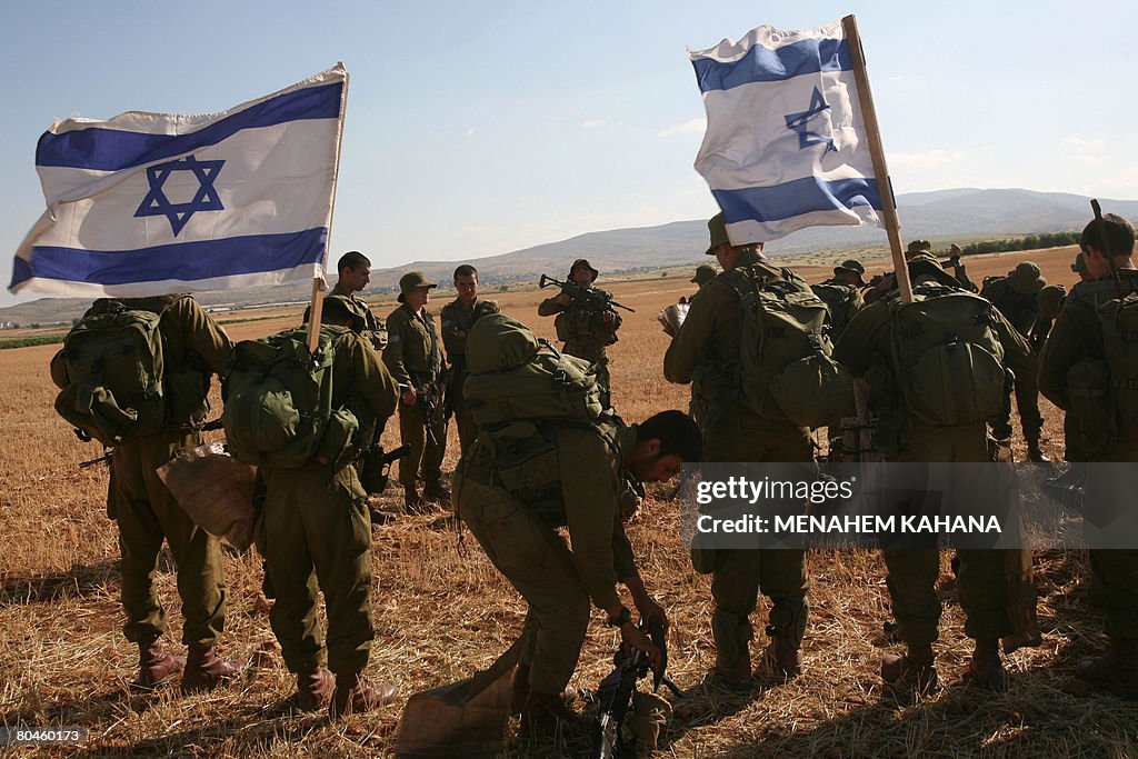 Israeli infantry soldiers from the Kfir