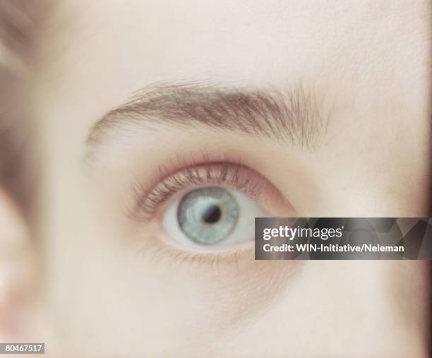 a close up of eyeball, close up - córnea imagens e fotografias de stock