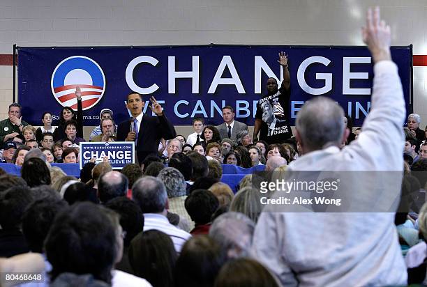Supporters of Democratic U.S. Presidential hopeful Sen. Barack Obama wait for their turn to ask questions during a town hall meeting at Dunmore...