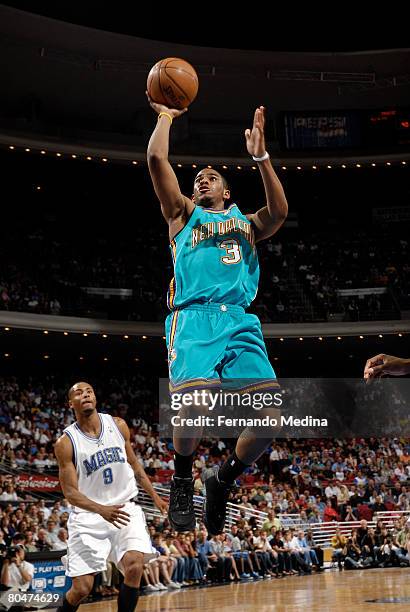 Chris Paul of the New Orleans Hornets shoots against the Orlando Magic at Amway Arena on April 1, 2008 in Orlando, Florida. NOTE TO USER: User...