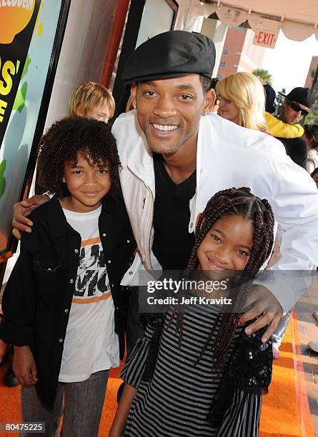 Actor Will Smith and guests arrives on the red carpet at Nickelodeon's 2008 Kids' Choice Awards at the Pauley Pavilion on March 29, 2008 in Los...