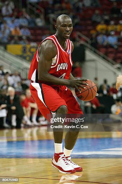 Andrew Lovedale of the Davidson Wildcats dribbles the ball against the Gonzaga Bulldogs during the 1st round of the 2008 NCAA Men's Basketball...