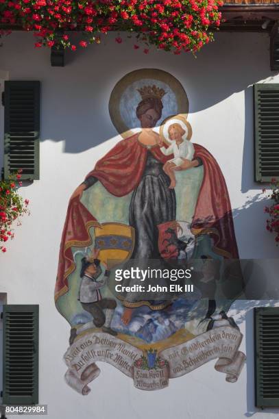 religious mural - tirol deelstaat stockfoto's en -beelden