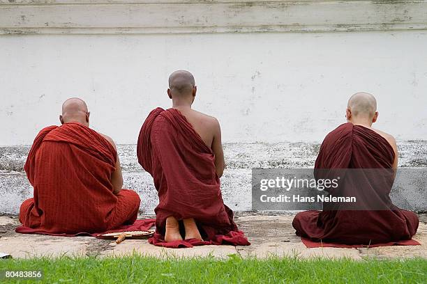 Monk Robe Sitting Buddhist Monk Robes Photos and Premium High Res Pictures - Getty Images