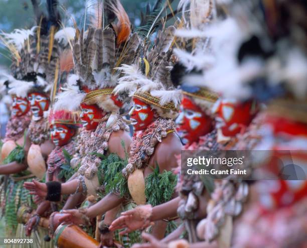 culture celebration. - goroka photos et images de collection